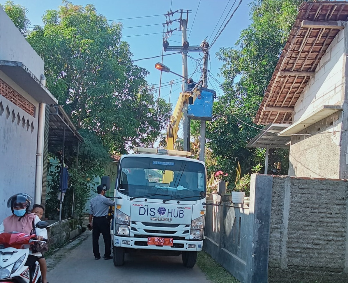 Pemeliharaan Penerangan Jalan Umum (PJU)